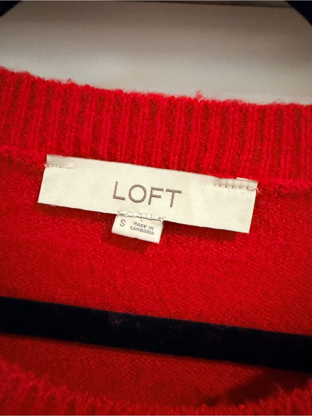 EUC Loft Red Crewneck Fair Isle Design with Bows Size Small - Picture 5 of 7